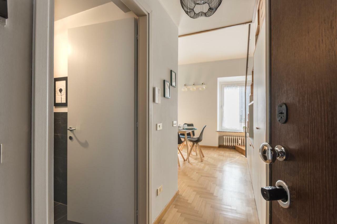 Appartement Modern Simplicity In Milan Centre Extérieur photo